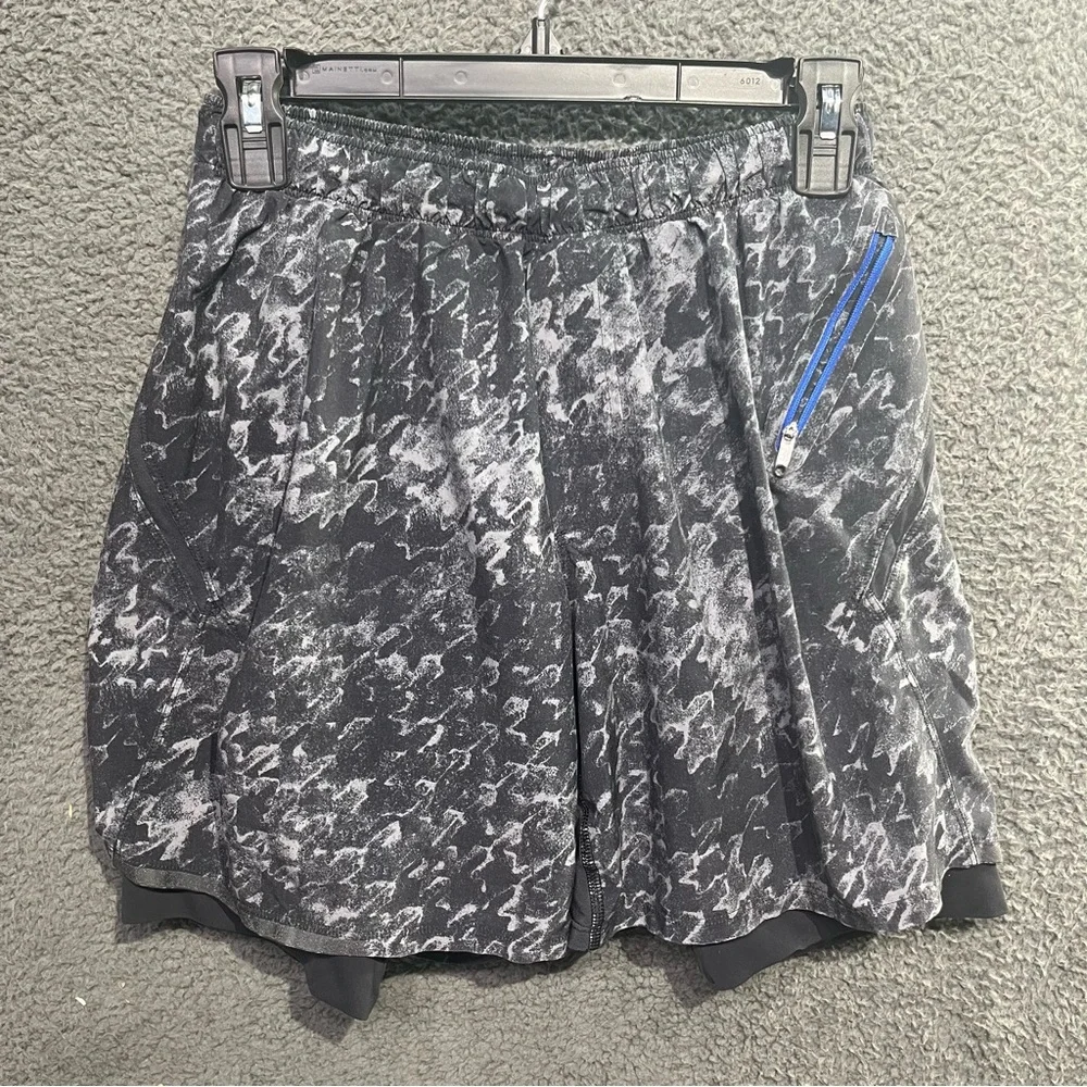 Lululemon Athletica Black and Gray‎ Athletic Shorts Size M